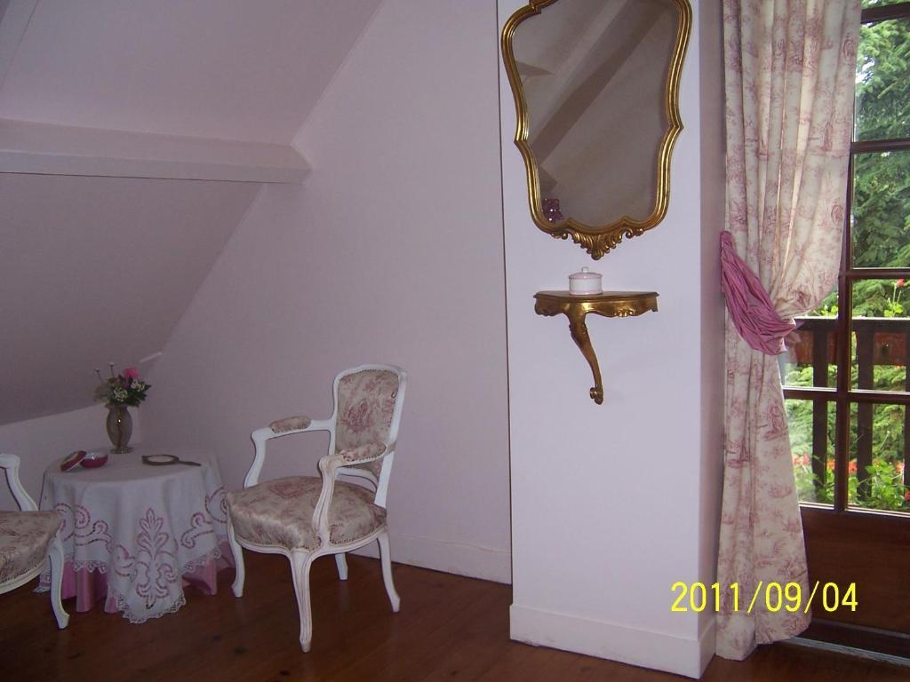 Aux Marguerites Villa Sainte-Genevieve-les-Gasny Ruang foto