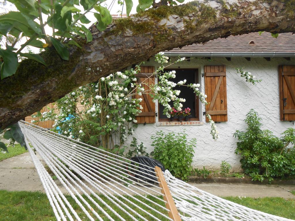 Aux Marguerites Villa Sainte-Genevieve-les-Gasny Ruang foto